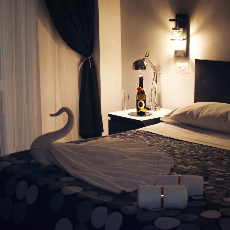 רומא Moonlight Inn Guesthouse מראה חיצוני תמונה